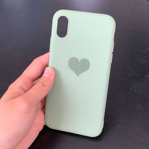iPhone Green Heart Case